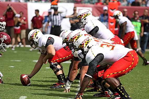 Почему американские футболисты говорят «Хижина, Хижина, Поход!»