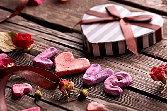 Почему рисованные сердца не выглядят как настоящие сердца?