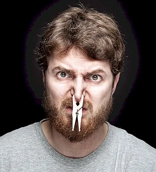 Почему хуже других пахнет чужие люди?