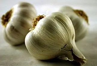 Почему чеснок заставляет ваше дыхание плохо пахнуть