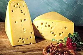 Почему у швейцарского сыра есть отверстия в нем