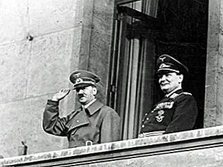 В 1939 году у Геринга были серьезные оговорки в отношении того, что его люфтваффе готово встретиться с Королевскими военно-воздушными силами в битве, но Гитлер настаивал на ускорении планов войны, и война началась в любом случае. В этот момент Геринг был на пике своей власти и популярности, и Гитлер доверял ему неявно. Но, несмотря на многие ранние победы, немцы не смогли сохранить свой импульс.