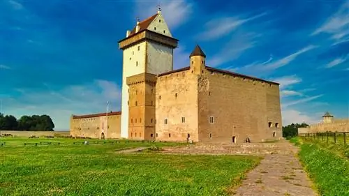 Нарва, эстонский город, где встречаются Восток и Запад