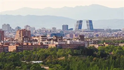 Вид с воздуха на башни Мадрида