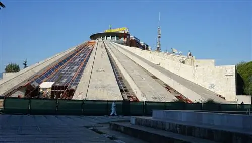 Пирамида. Тирана (Албания).