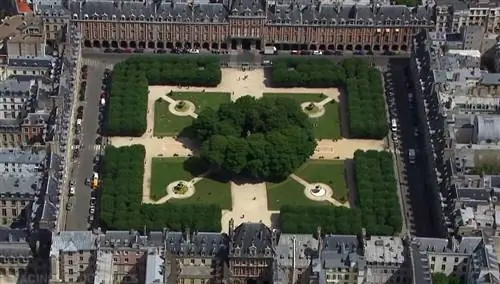 Площадь Вогезов. Париж