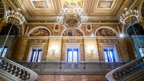 Хотите по-настоящему роскошный новогодний отдых? Вы должны испытать это в Будапеште.