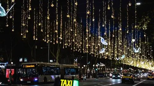 Рождественские огни в Барселоне