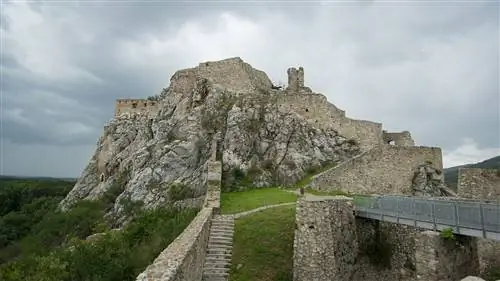 Замок Девин в Братиславе: знаете ли вы, что он расположен между двумя реками?