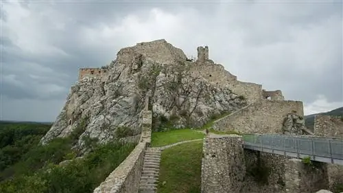 Замок Девин в Братиславе: знаете ли вы, что он расположен между двумя реками?