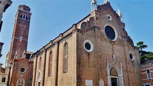 В базилике Санта-Мария-деи-Фрари в Венеции хранится одно из величайших произведений Тициана