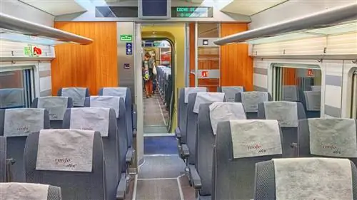 11 молодых людей вынуждены выплатить компенсацию пассажирам Renfe AVE за организацию мальчишника в поезде