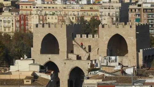 Башни Серранос