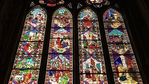Витражи Леонского собора