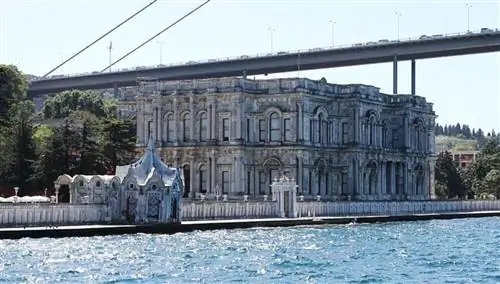 Дворец Бейлербейи