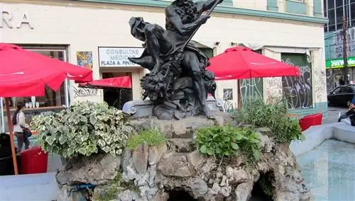 Статуя Нептуна