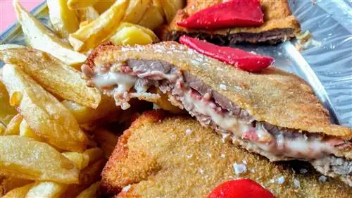 Лучший Качопо в Мадриде расположен в ресторане, скрывающем пещеры 16 века