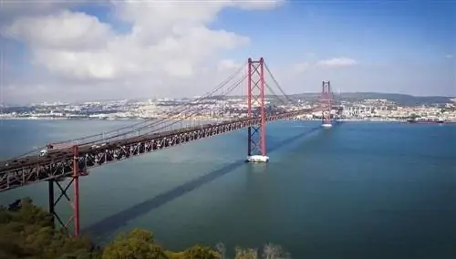 25 апреля Мост