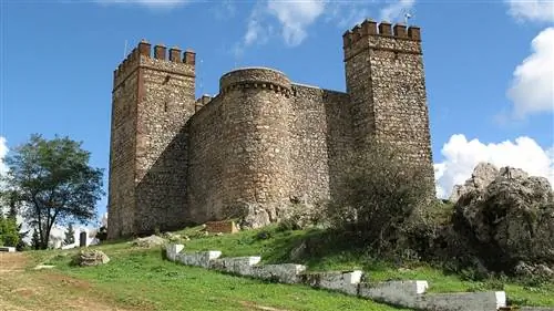 Замок Кортегана, одна из самых исторических крепостей Андалусии