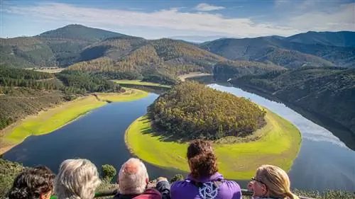 Касерес - это разностороннее и экологичное место