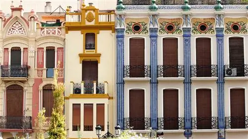 Модернистские здания на площади Независимости, Кастельо