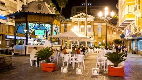 Модернистский киоск на площади Пласа-де-ла-Пас