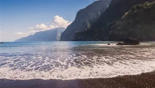 Пляж Сейшал