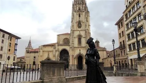 Святая церковь Базилика Кафедральный собор Сан-Сальвадор-де-Овьедо