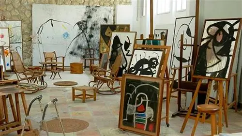 Мы собираемся совершить виртуальное погружение в две музейные жемчужины Пальмы: Фонд Миро Майорки и музей Эс Балуард