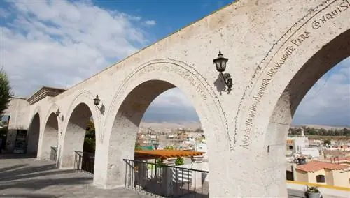 Городская достопримечательность Янауара