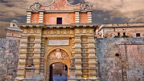 Мдина, Клайв Велла