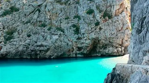 <p>Самые красивые бухты Испании</p>