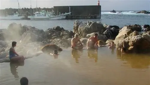Онсэн в море