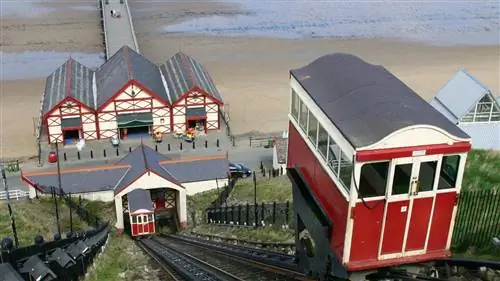 Любопытный викторианский лифт на скале