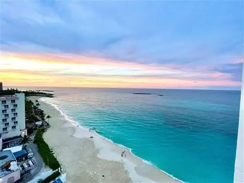 Закат перед отелем Riu Palace Paradise Island