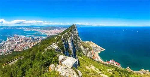 Раскройте тайны Гибралтара с Atlas Ocean Voyages