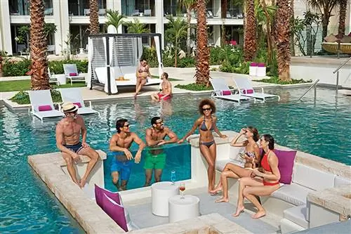 Посетите клуб Xhale на Breathless Riviera Cancun