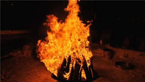 Приключения, в помещении и на улице, «В двери»