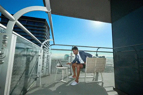 Любуйтесь видами Лас-Вегаса, работая удаленно