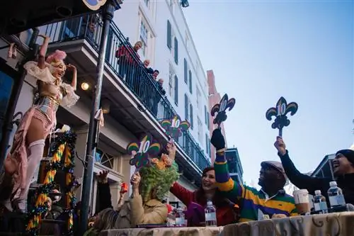 Карнавальные традиции продолжаются: опыт Марди Гра в Royal Sonesta New Orleans