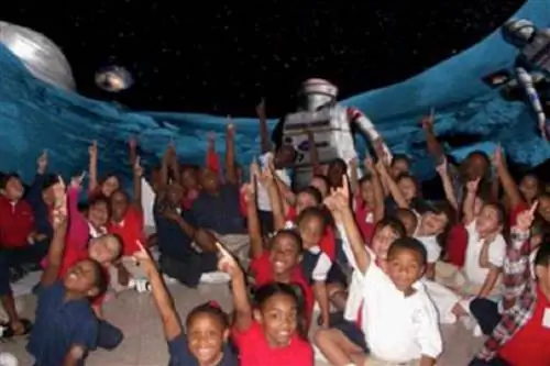 Откройте для себя звезды вместе с новым планетарием Beaches Resorts