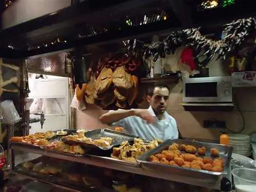 5 способов есть и пить как местный житель Европы