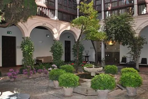 Parador Paradise: уникальное жилье в Валенсии, Мадриде и Гранаде