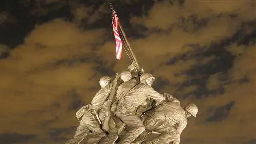 50 военных памятников и мемориалов, которые нужно увидеть