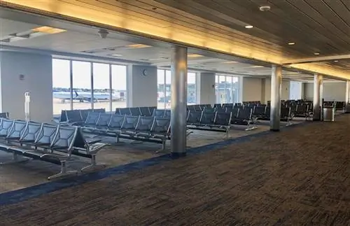 Сокращение количества авиакомпаний лишает маленькие города радости