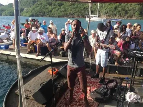 мрачный концерт в Гренаде