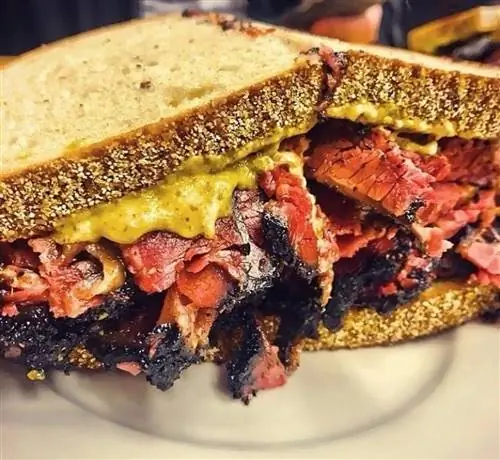 10 лучших продуктов, которые нужно есть в Большом Яблоке