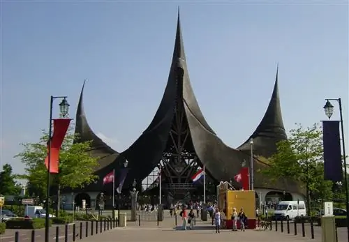 10 тематических парков Европы, идеально подходящих для семейного отдыха