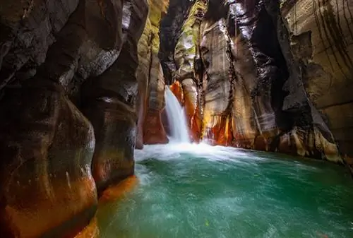 Знаменитый парк приключений «Голубая река» в Гуанакасте.