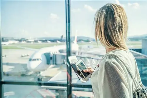 Консультанты по путешествиям идут впереди